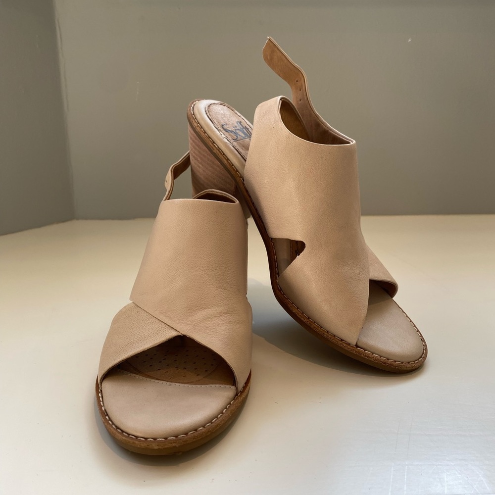 Almost brand new heels. Only worn once!